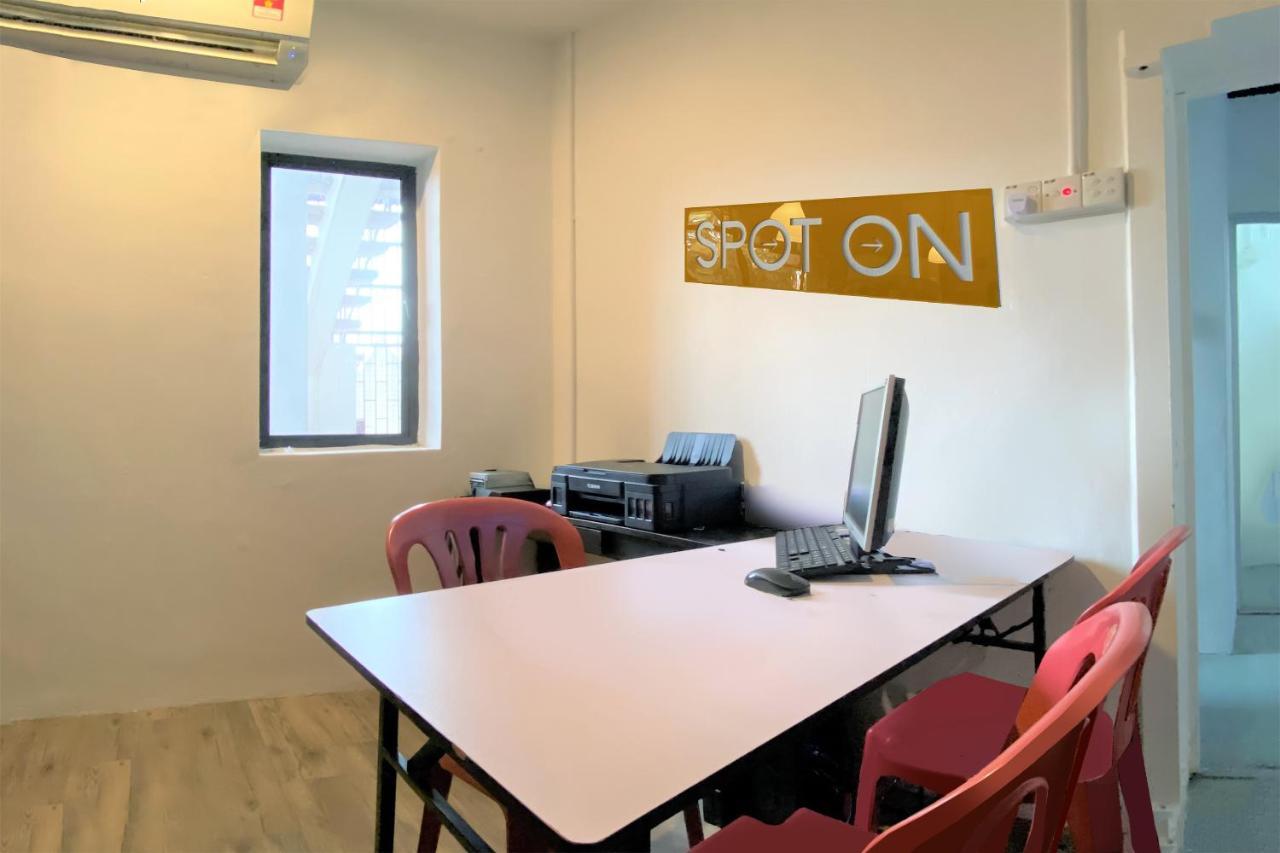 Spot On 90123 Rainbow Guest House George Town Exterior foto